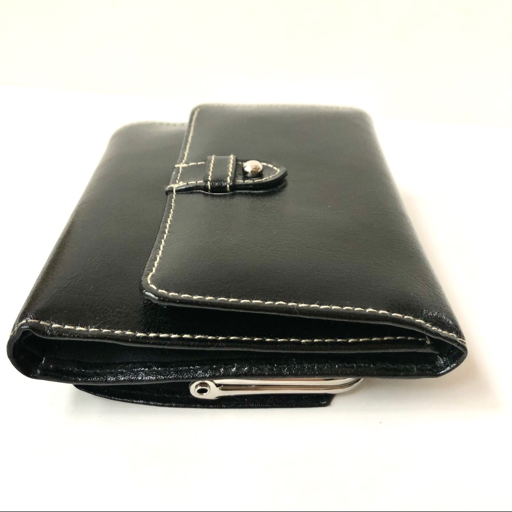 NWT Buxton Smooth Leather Wallet